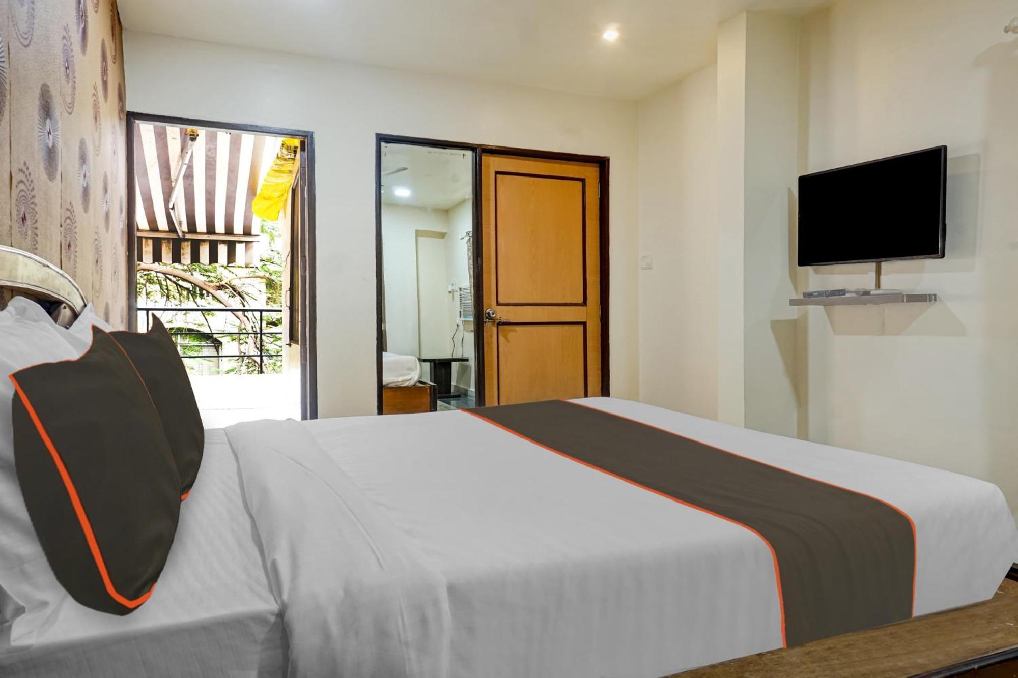 Hotel Galaxy Residency Kalyani Nagar Pune Esterno foto