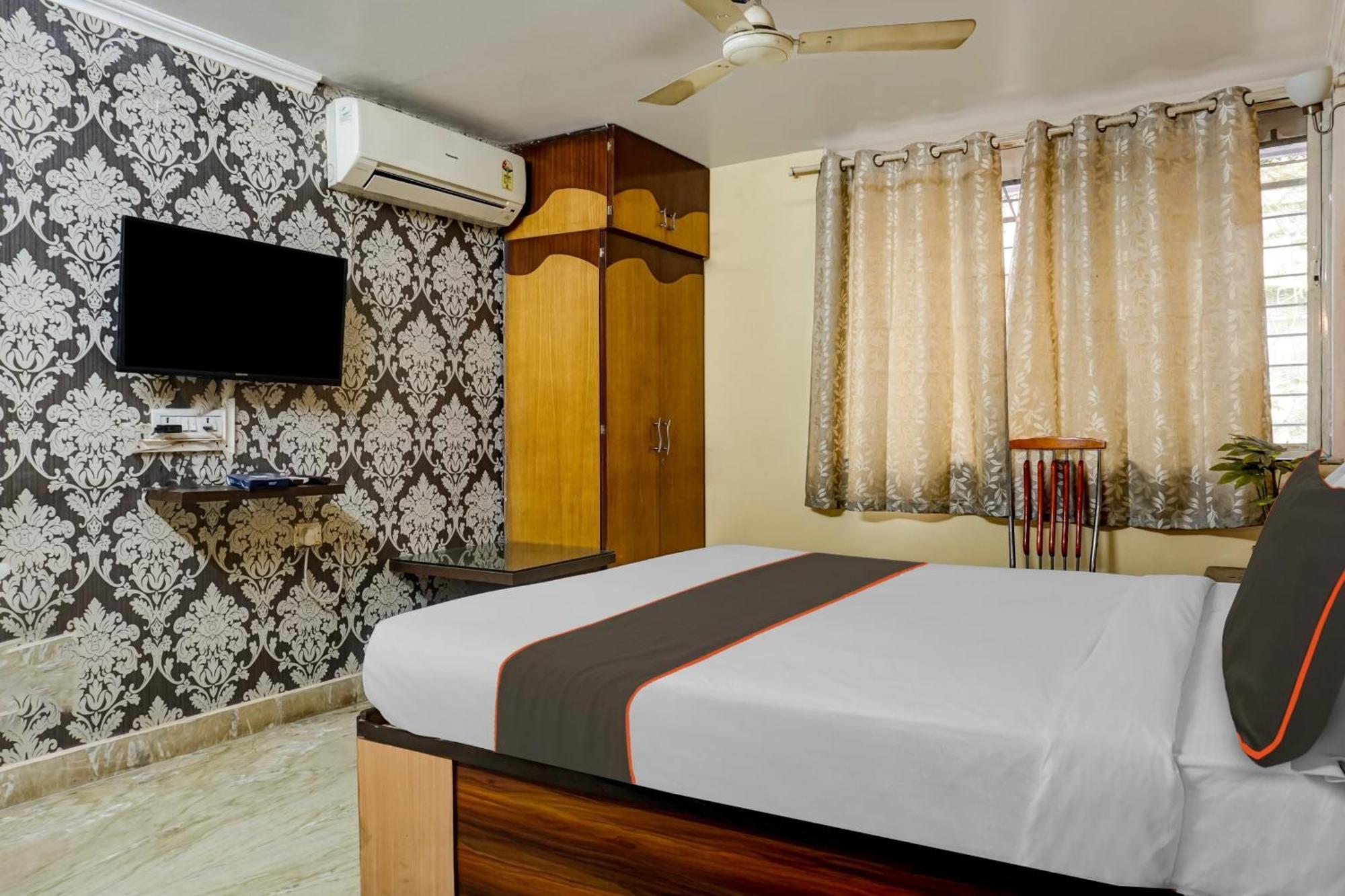 Hotel Galaxy Residency Kalyani Nagar Pune Esterno foto