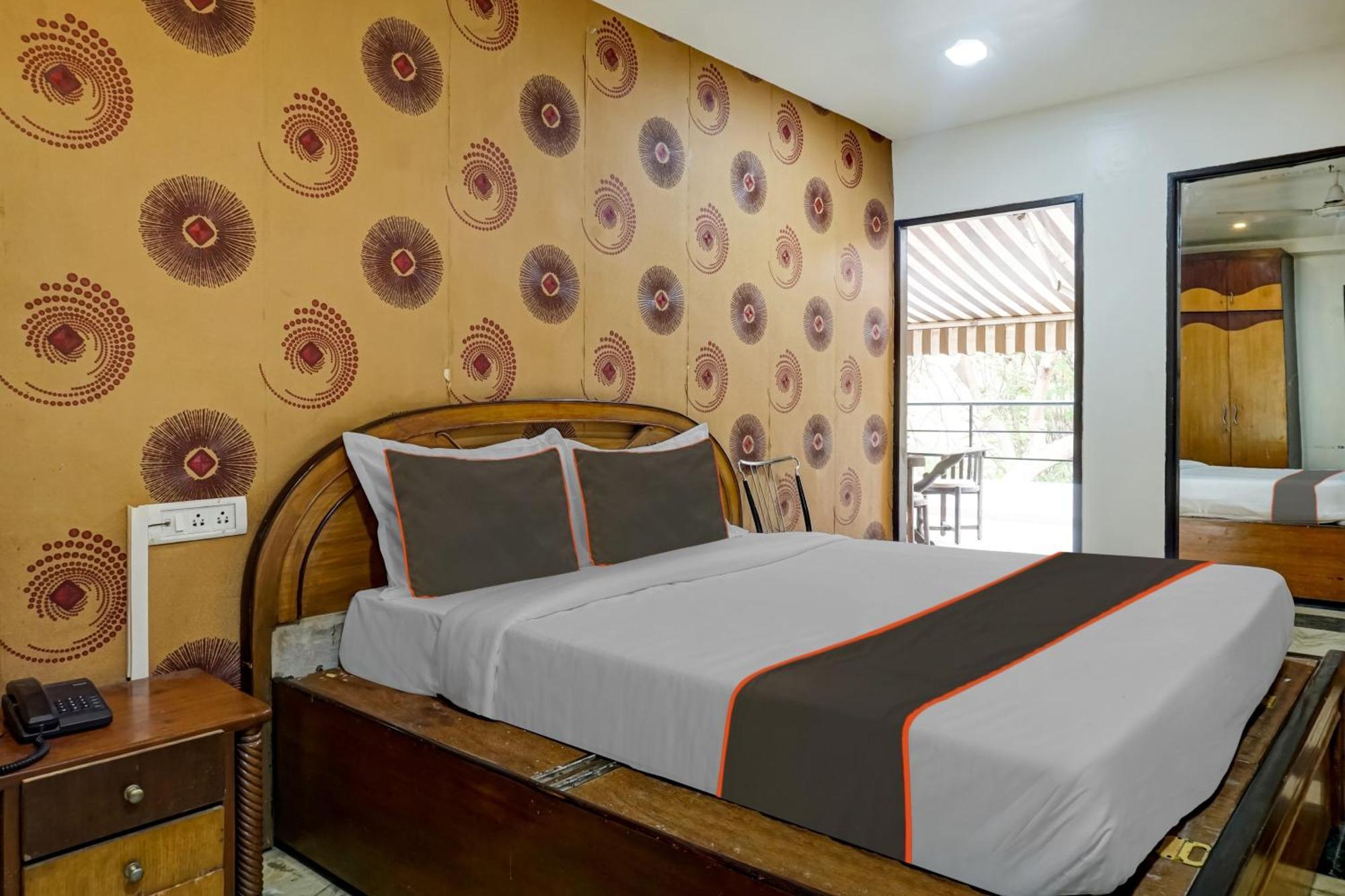 Hotel Galaxy Residency Kalyani Nagar Pune Esterno foto