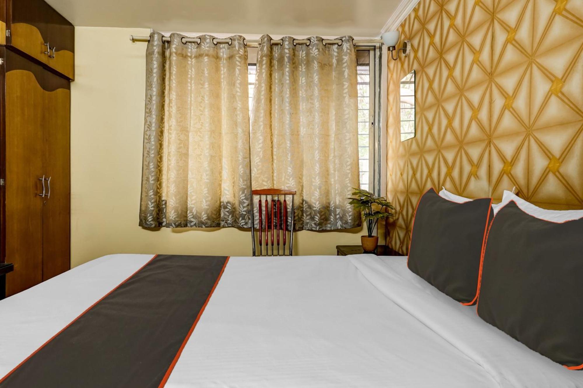 Hotel Galaxy Residency Kalyani Nagar Pune Esterno foto